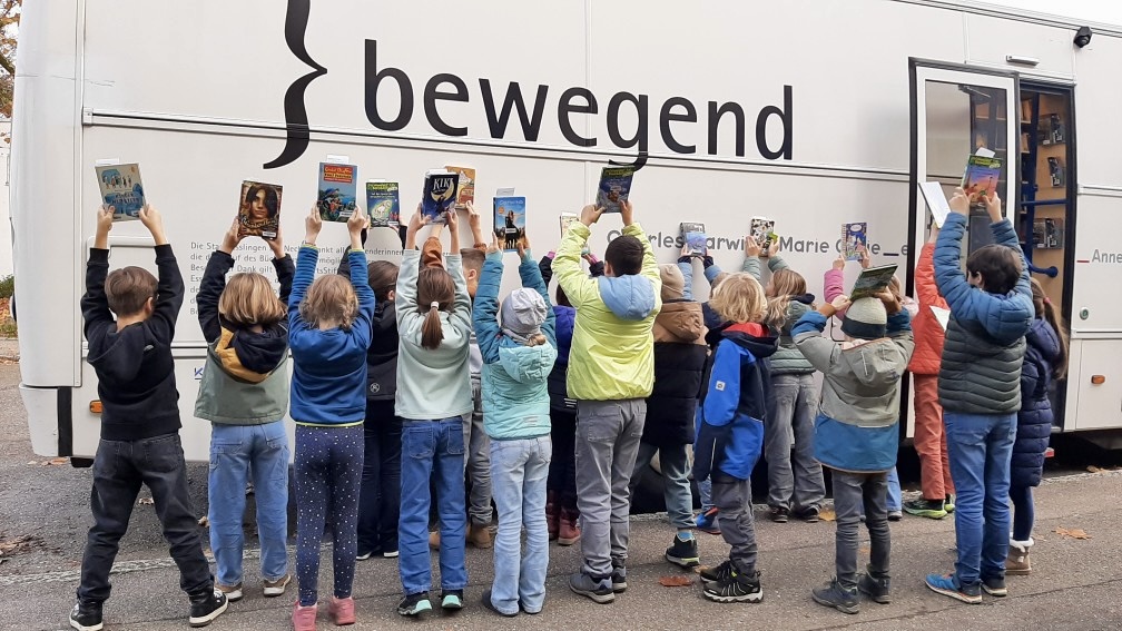 Der Bücherbus Kommt! 8 Lerchenäckerschule Der Bücherbus kommt! 8